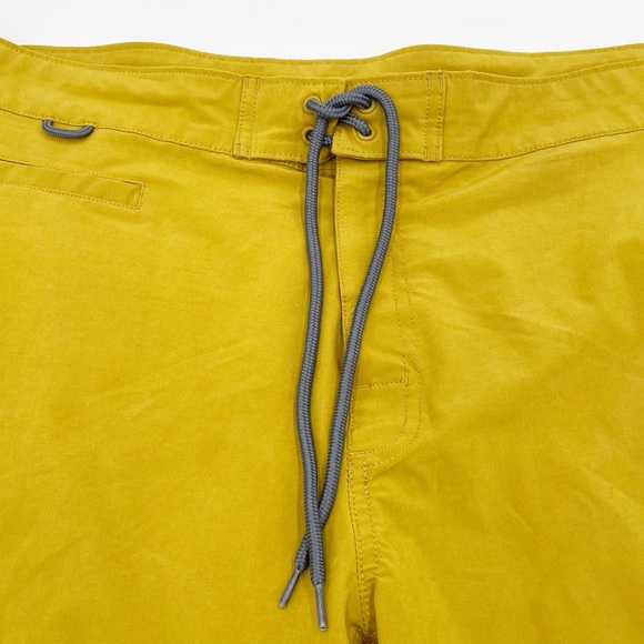 Duluth Trading Co Men's DuluthFlex Bull Moose 9" Board Shorts Olde Gold Size 40 - Picture 3 of 13